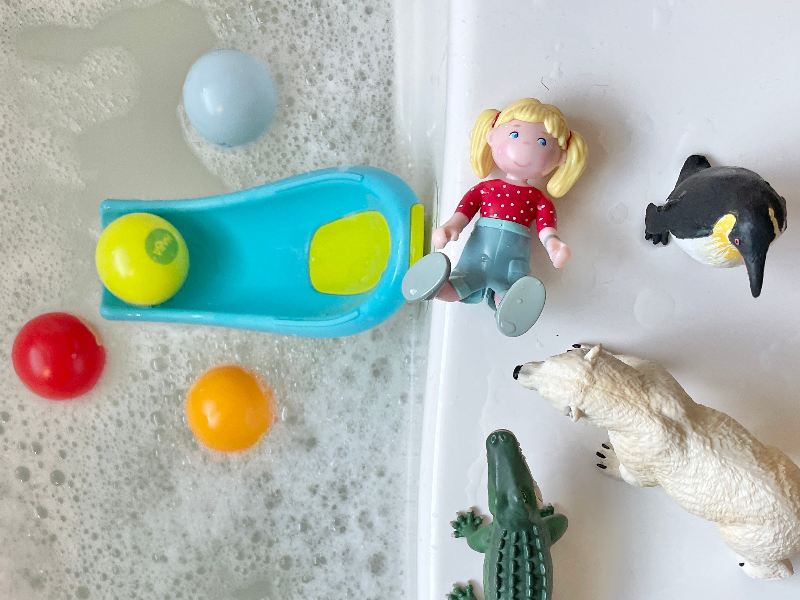 How to Clean Bath Toys: Tips & Tricks Parents Will Love