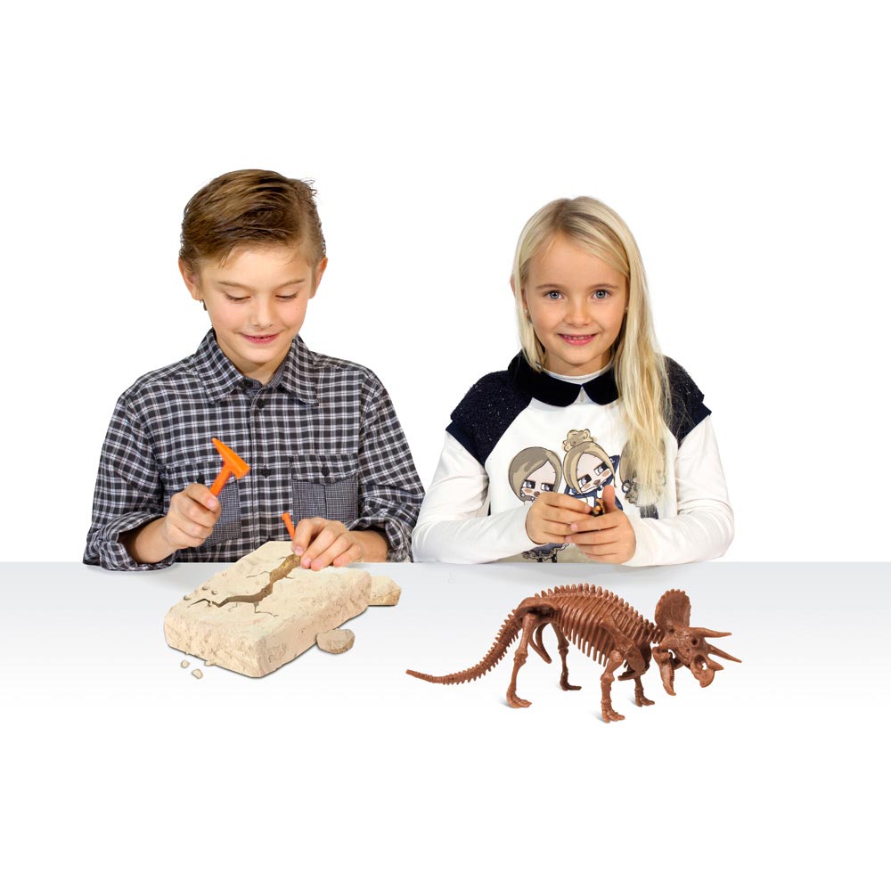 Dr. Steve Hunters GEOWorld Dino Dig Triceratops Excavation Kit - 12 pieces |  | Safari Ltd®