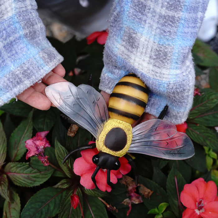 Honeybee, Plastic Toy Animal, Kids Gift, Realistic Figure, Educational  Model, Replica, 1 3/4 inches long F1654 B75