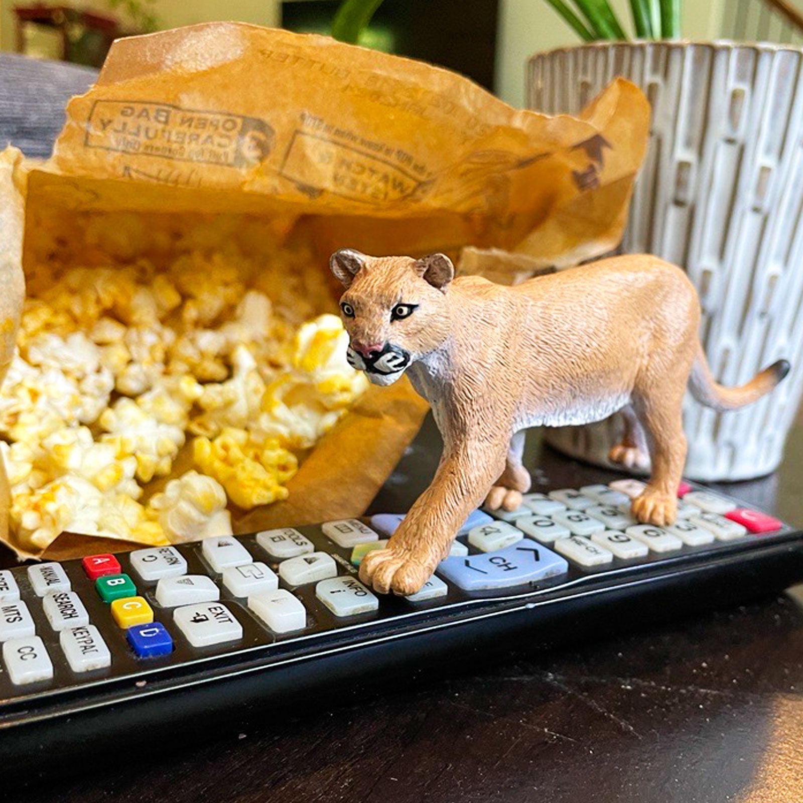 Mountain Lion Toy Figure | WS Naw | Safari Ltd®