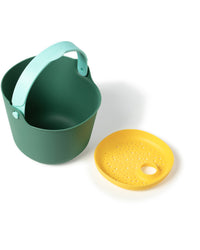 Quut Bucki - Bucket & Sand Sifter | Garden Green |  | Safari Ltd®