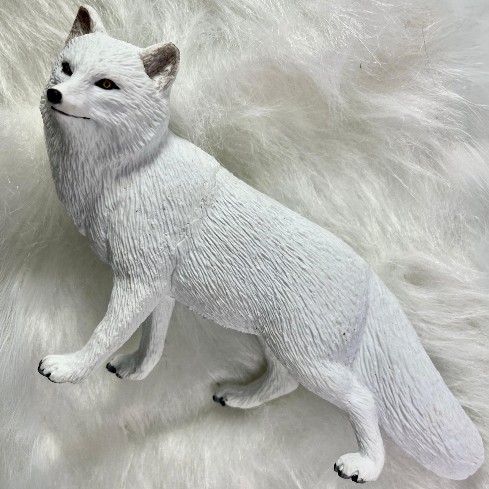 Arctic Fox Toy | Wildlife Animal Toys | Safari Ltd®