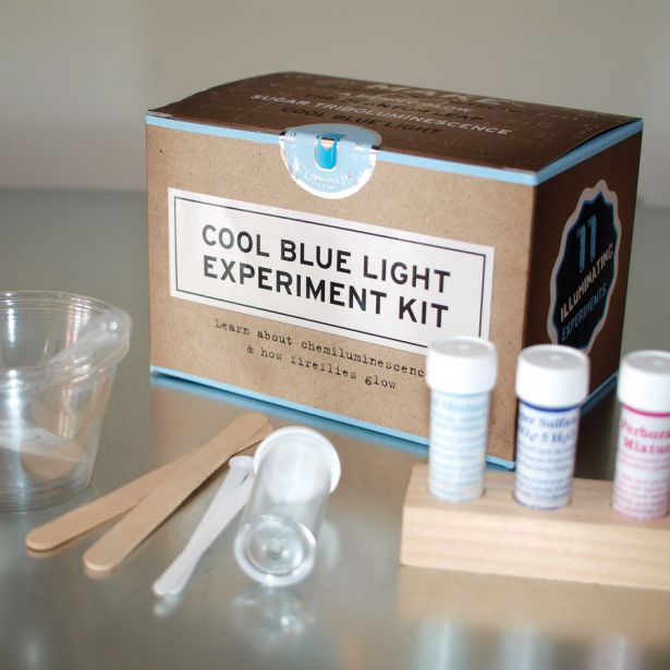 Cool Blue Light Kit - Safari Ltd®