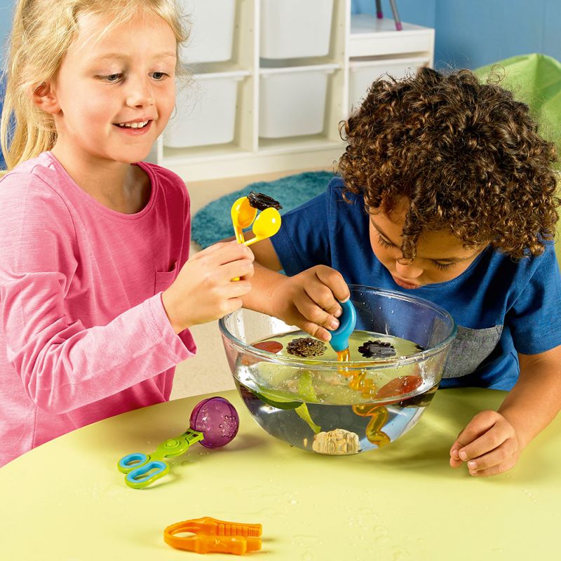 Helping Hands Fine Motor Tool Set - Safari Ltd®