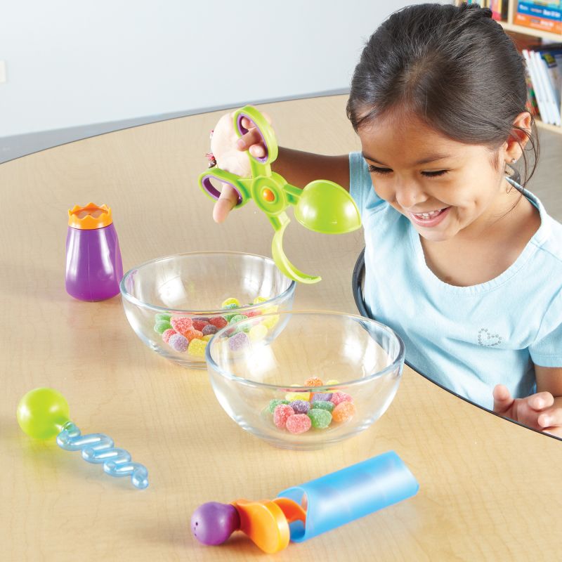 Sand & Water Fine Motor Tool Set - Safari Ltd®