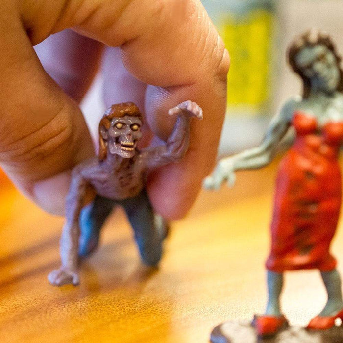 DIY Undead Toys : Zombie Customizable Action Figure Kit